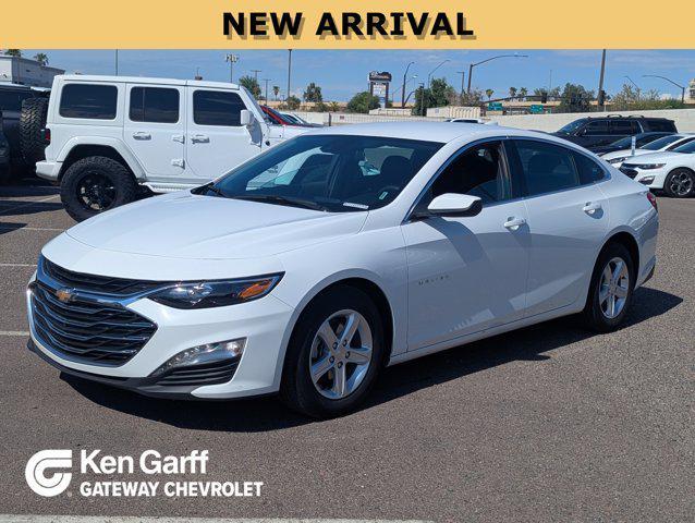 Photo of 2024 Summit White Chevrolet Malibu