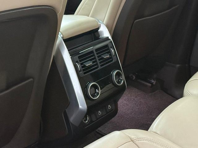 Photo of 2022 White Land Rover Range Rover Sport
