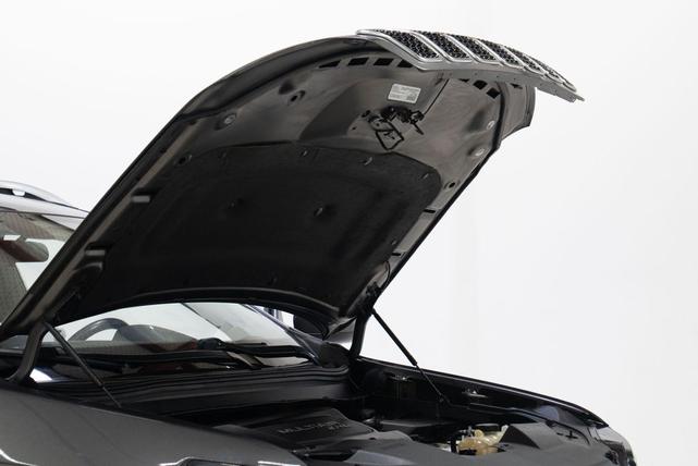 Photo of 2019 Granite Crystal Metallic Clearcoat Jeep Cherokee