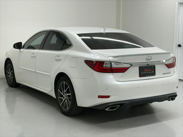 Photo of 2017 Eminent White Pearl Lexus ES 350