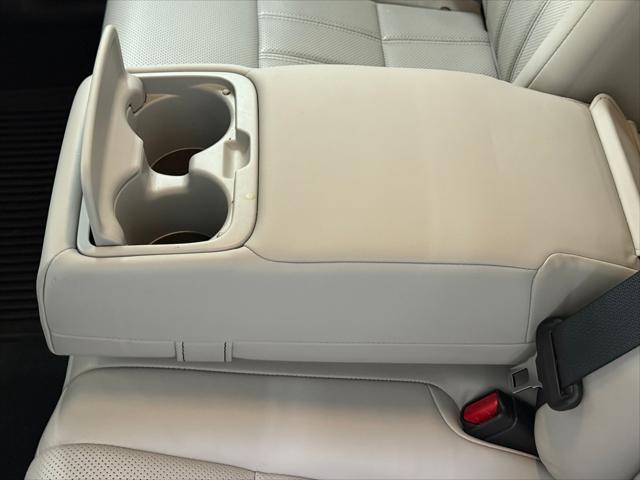 Photo of 2017 Eminent White Pearl Lexus ES 350