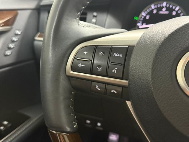 Photo of 2017 Eminent White Pearl Lexus ES 350