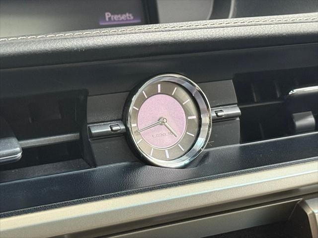 Photo of 2017 Eminent White Pearl Lexus ES 350