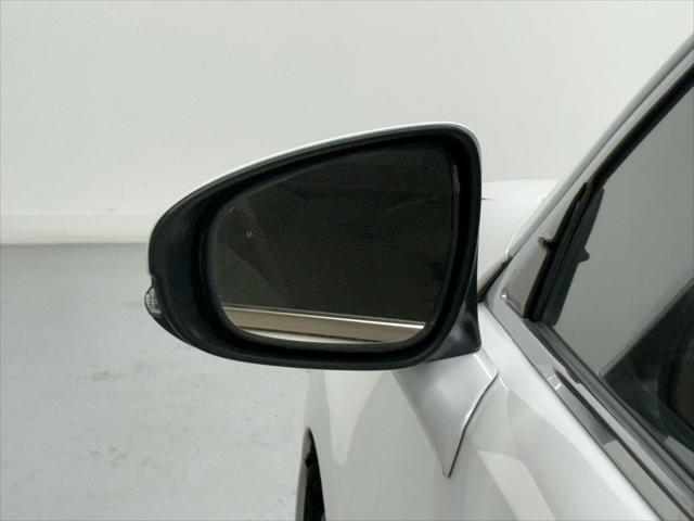 Photo of 2017 Eminent White Pearl Lexus ES 350