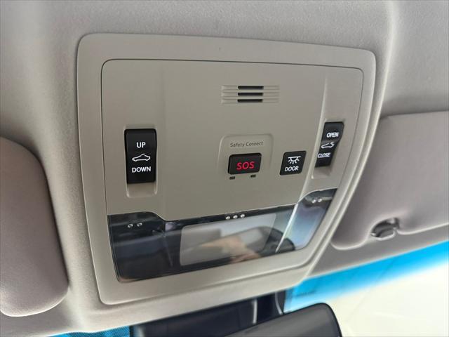 Photo of 2017 Eminent White Pearl Lexus ES 350