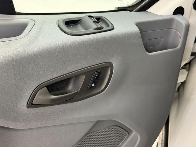 Photo of 2017 Oxford White Ford Transit-250