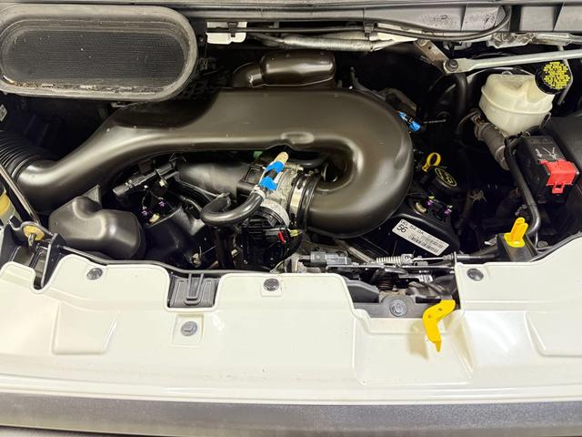 Photo of 2017 Oxford White Ford Transit-250