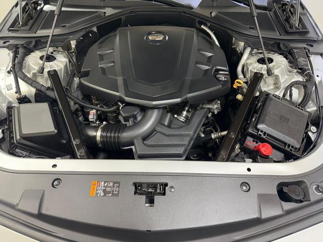Photo of 2017 Radiant Silver Metallic Cadillac CT6