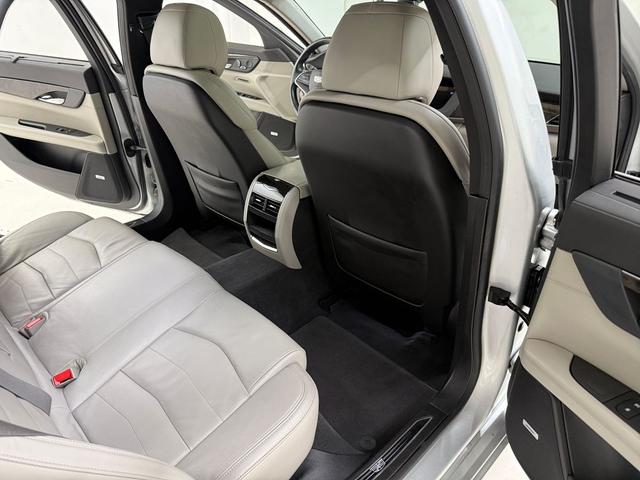 Photo of 2017 Radiant Silver Metallic Cadillac CT6