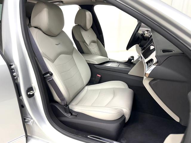 Photo of 2017 Radiant Silver Metallic Cadillac CT6