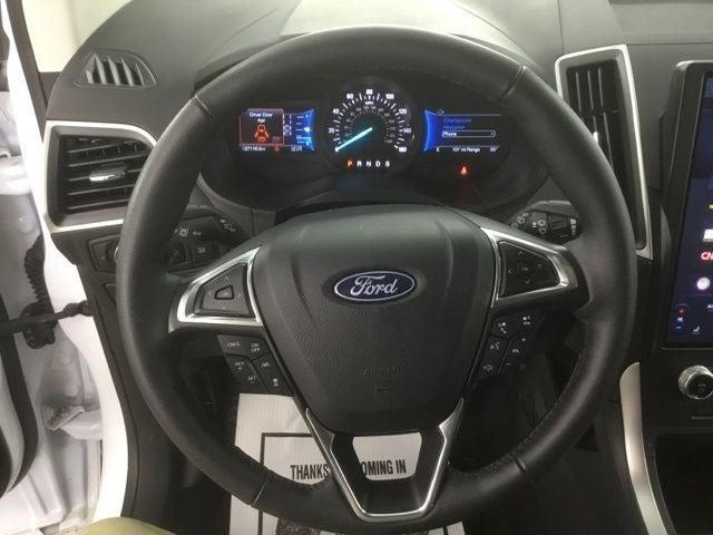 Photo of 2024 Oxford White Ford Edge