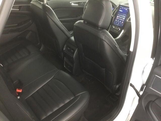 Photo of 2024 Oxford White Ford Edge