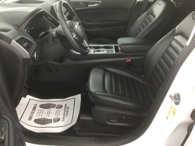 Photo of 2024 Oxford White Ford Edge