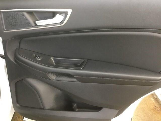Photo of 2024 Oxford White Ford Edge