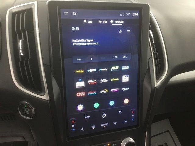 Photo of 2024 Oxford White Ford Edge