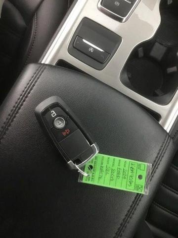 Photo of 2024 Oxford White Ford Edge