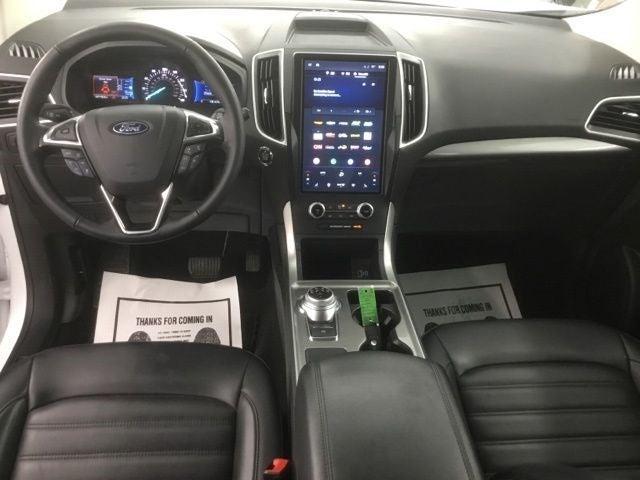 Photo of 2024 Oxford White Ford Edge