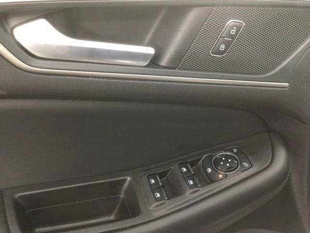 Photo of 2024 Oxford White Ford Edge