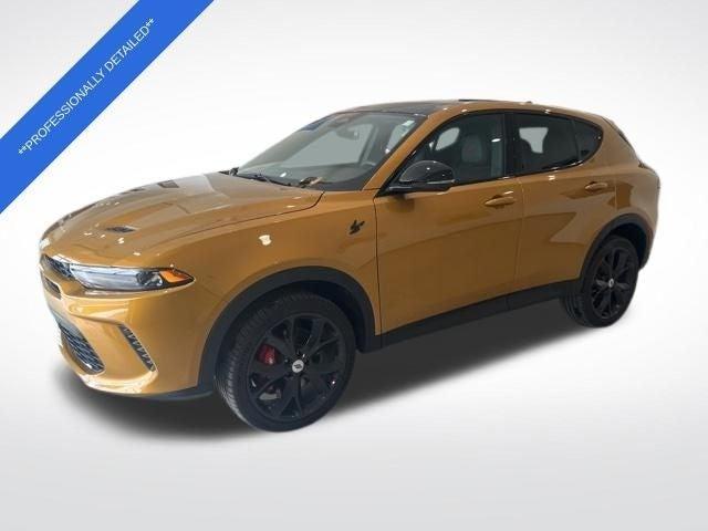 Photo of 2024 Gold Dodge Hornet