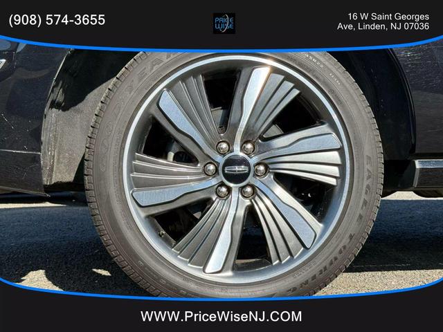 Photo of 2019 Black Lincoln Navigator