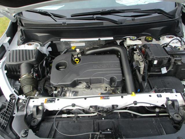 Photo of 2023 Summit White GMC Terrain