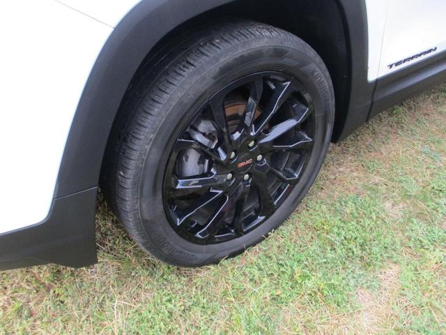 Photo of 2023 Summit White GMC Terrain