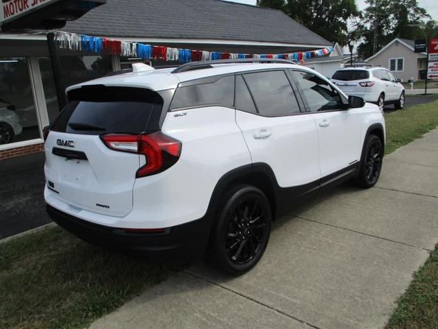 Photo of 2023 Summit White GMC Terrain