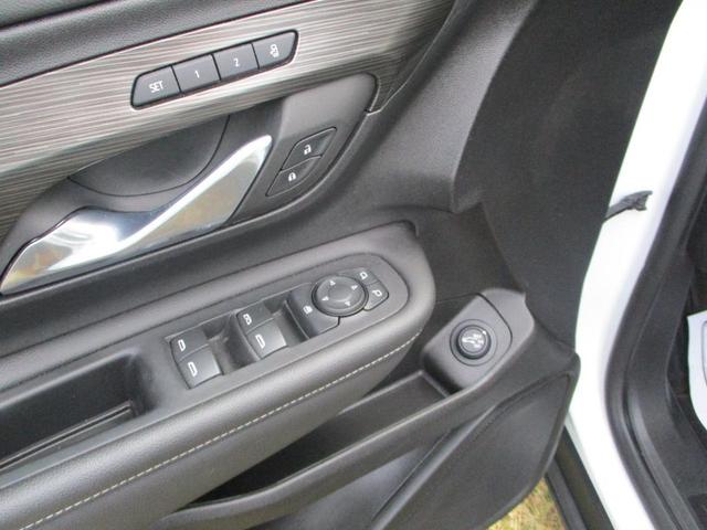 Photo of 2023 Summit White GMC Terrain