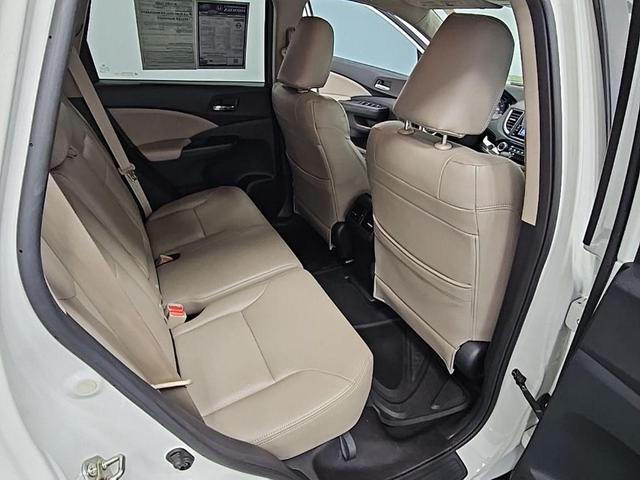 Photo of 2016 White Diamond Pearl Honda CR-V