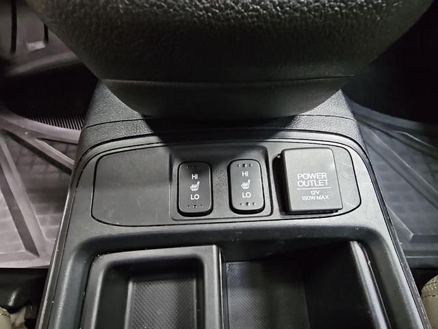 Photo of 2016 White Diamond Pearl Honda CR-V