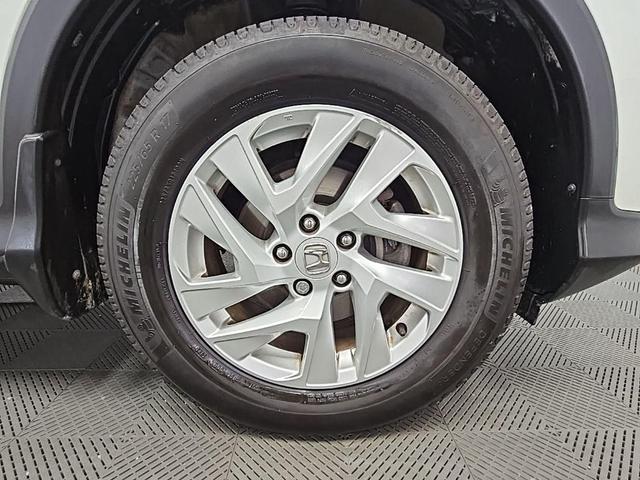 Photo of 2016 White Diamond Pearl Honda CR-V