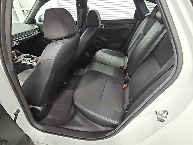 Photo of 2024 Platinum White Pearl Honda Civic