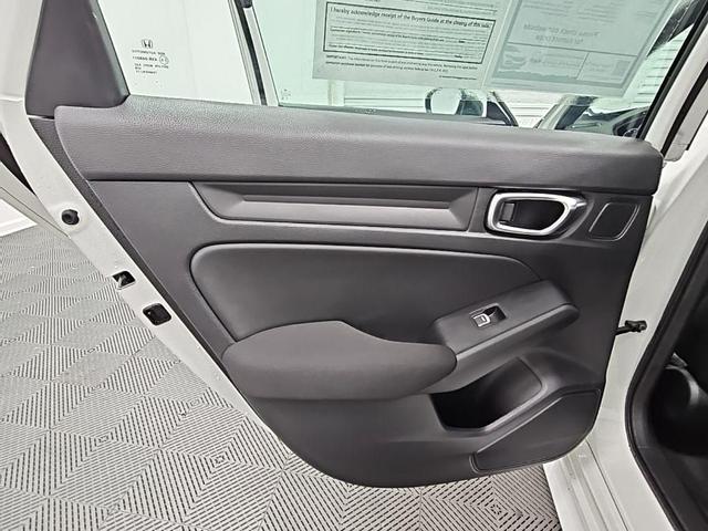 Photo of 2024 Platinum White Pearl Honda Civic