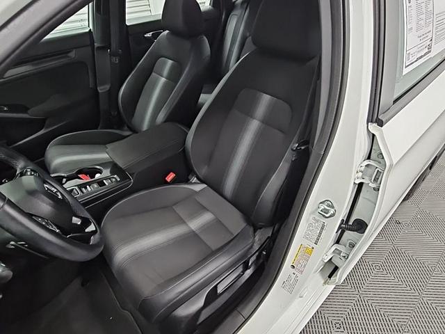 Photo of 2024 Platinum White Pearl Honda Civic