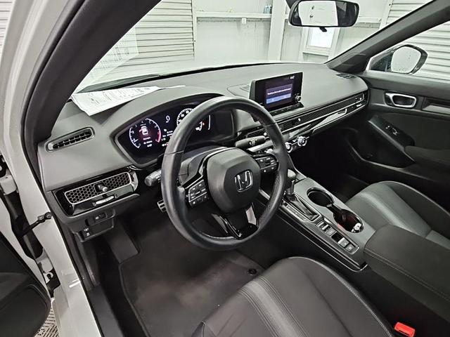Photo of 2024 Platinum White Pearl Honda Civic