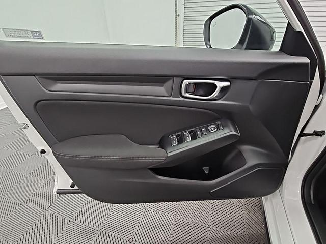 Photo of 2026 Platinum White Pearl Honda Civic