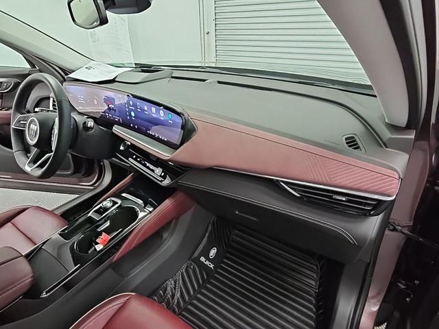 Photo of 2025 Smokey Amethyst Metallic Buick Envision