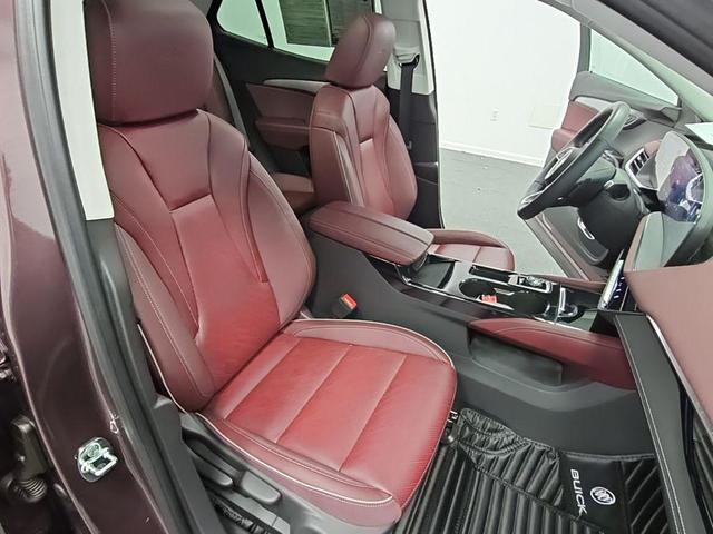 Photo of 2025 Smokey Amethyst Metallic Buick Envision