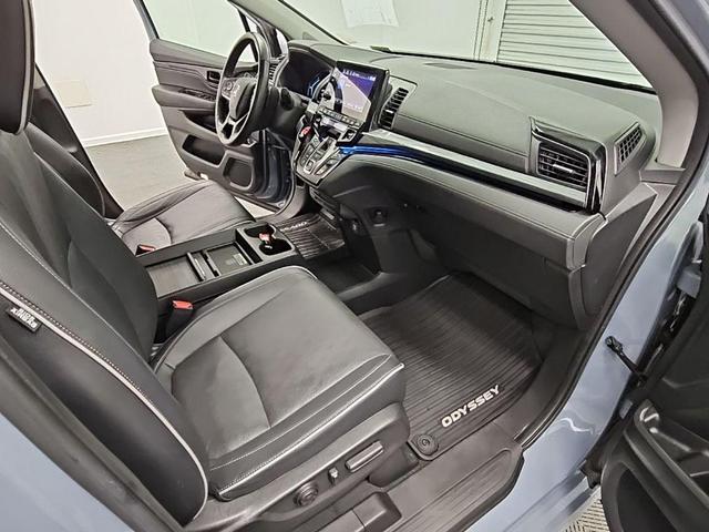 Photo of 2023 Gray Honda Odyssey