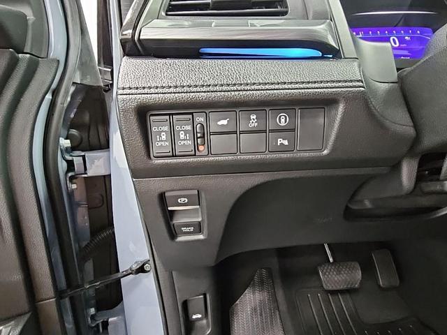 Photo of 2023 Gray Honda Odyssey