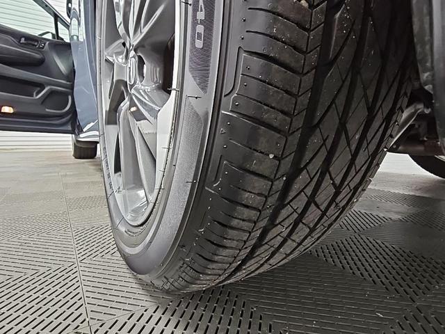 Photo of 2023 Gray Honda Odyssey
