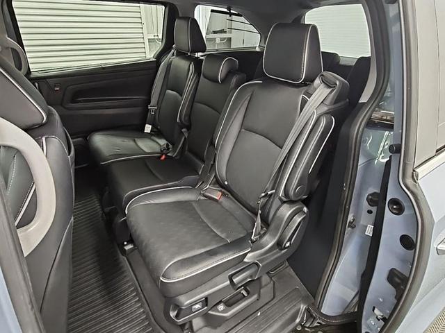 Photo of 2023 Gray Honda Odyssey