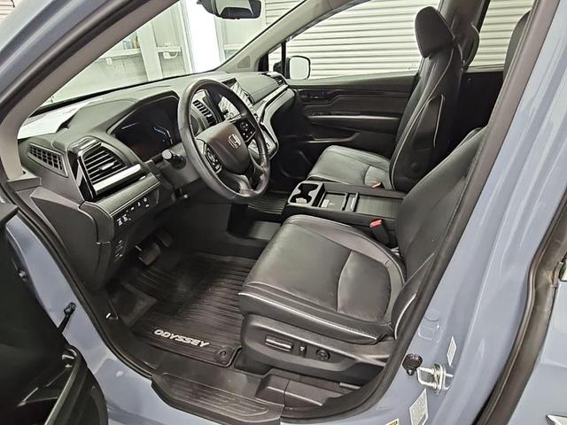 Photo of 2023 Gray Honda Odyssey