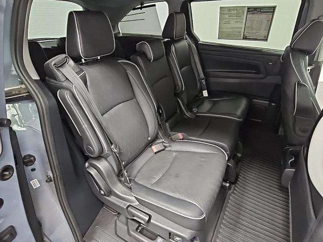Photo of 2023 Gray Honda Odyssey