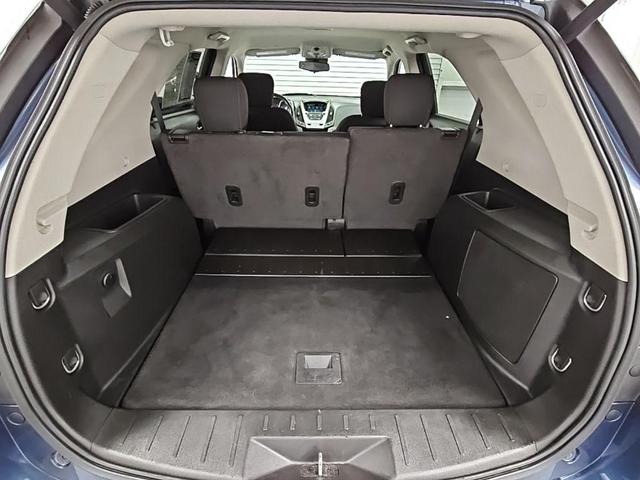 Photo of 2016 Patriot Blue Metallic Chevrolet Equinox