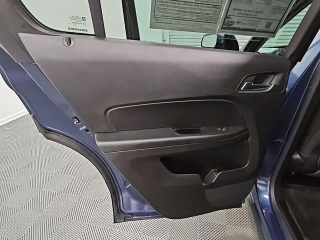 Photo of 2016 Patriot Blue Metallic Chevrolet Equinox