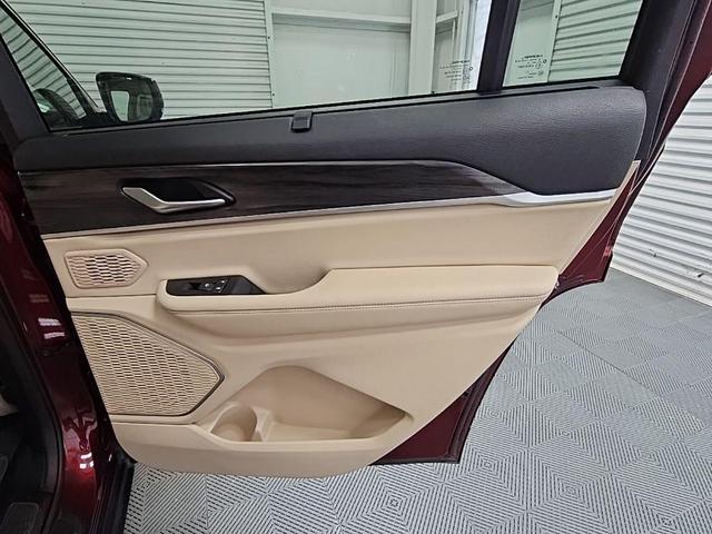 Photo of 2021 Velvet Red Pearlcoat Jeep Grand Cherokee L