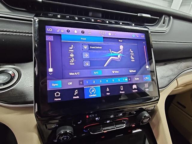 Photo of 2021 Velvet Red Pearlcoat Jeep Grand Cherokee L