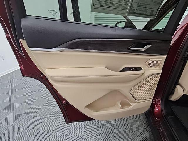 Photo of 2021 Velvet Red Pearlcoat Jeep Grand Cherokee L