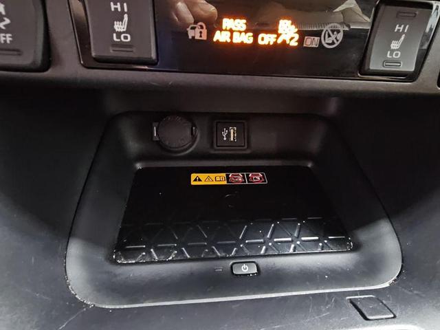 Photo of 2024 Beige Toyota RAV4 Hybrid